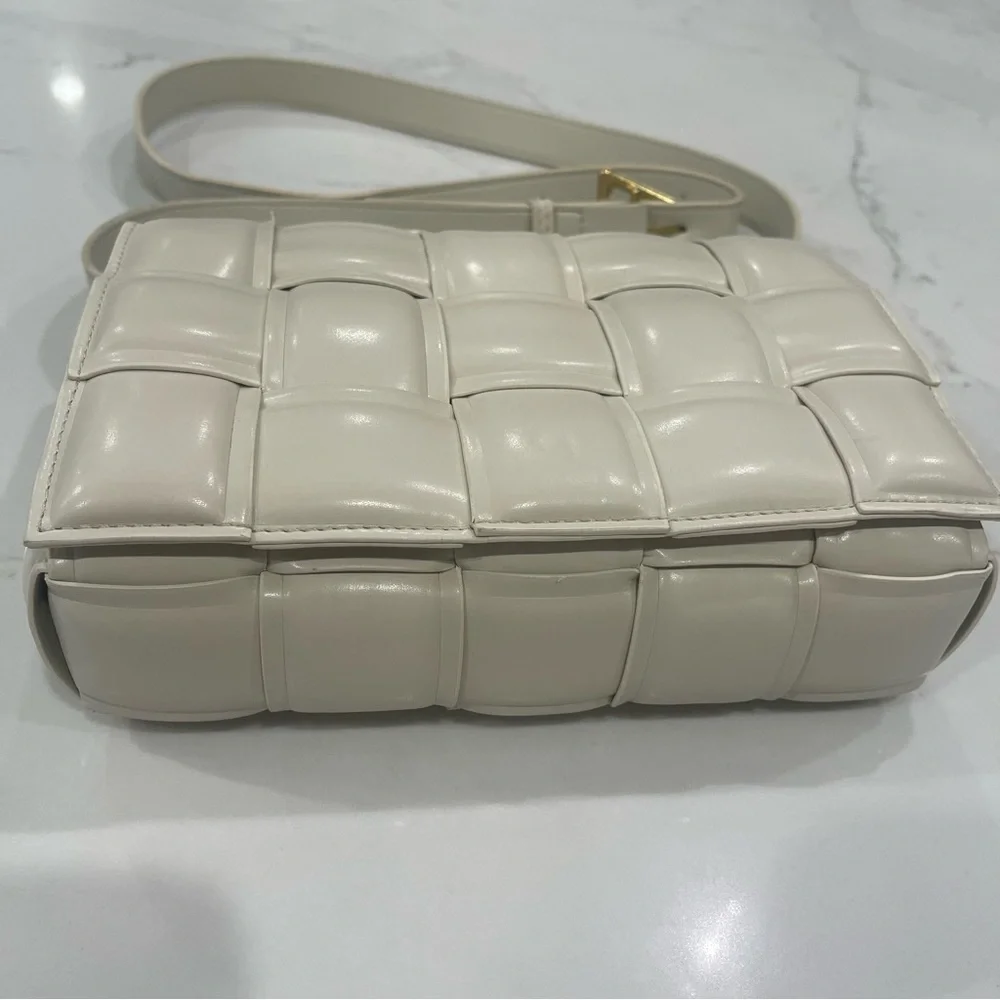Amazon braided/woven cream crossbody purse - Picture 2 of 14